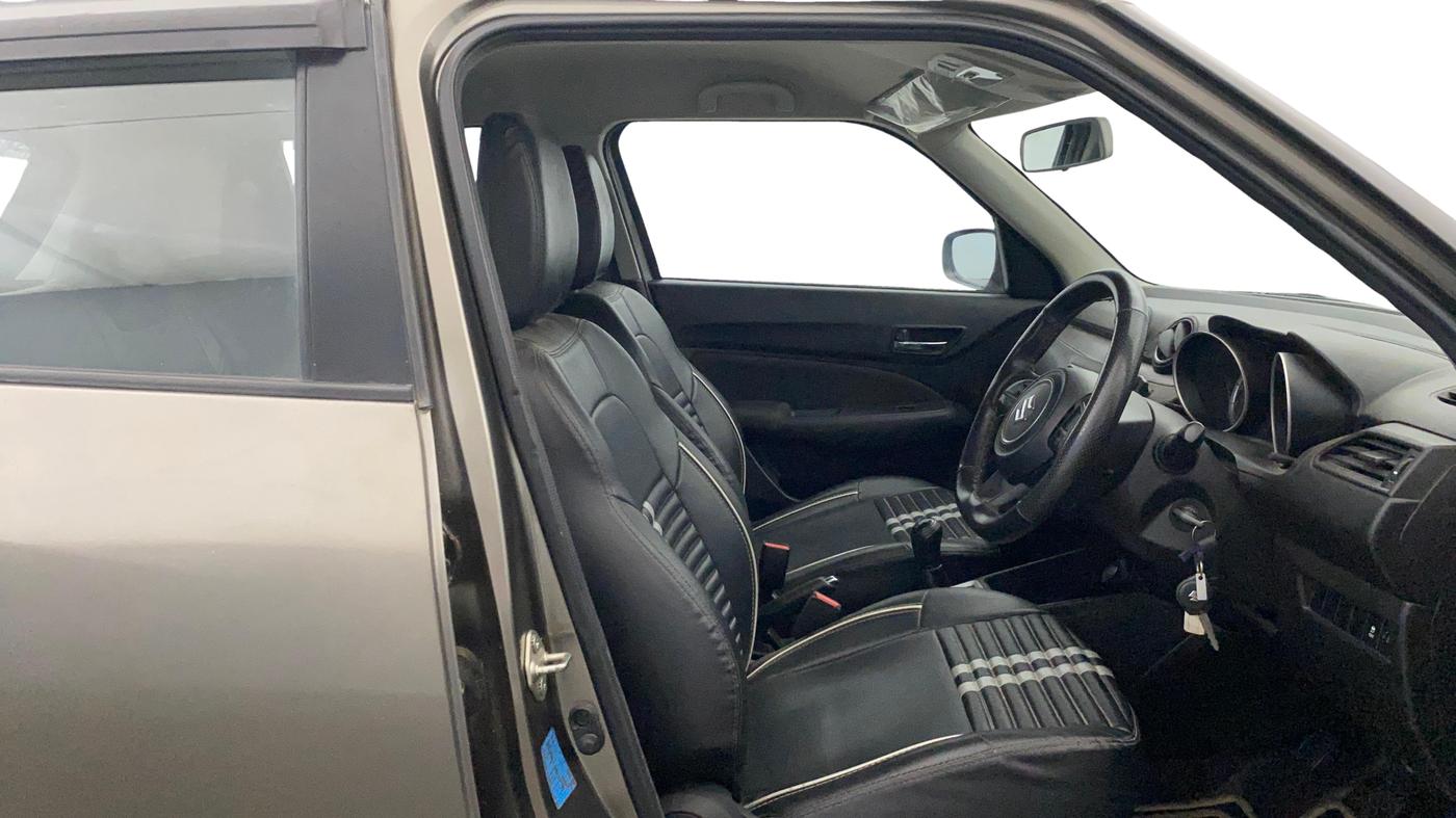 2023 Maruti Swift VXI, Petrol, Manual, 38,329 km, Right Side Front Door Cabin