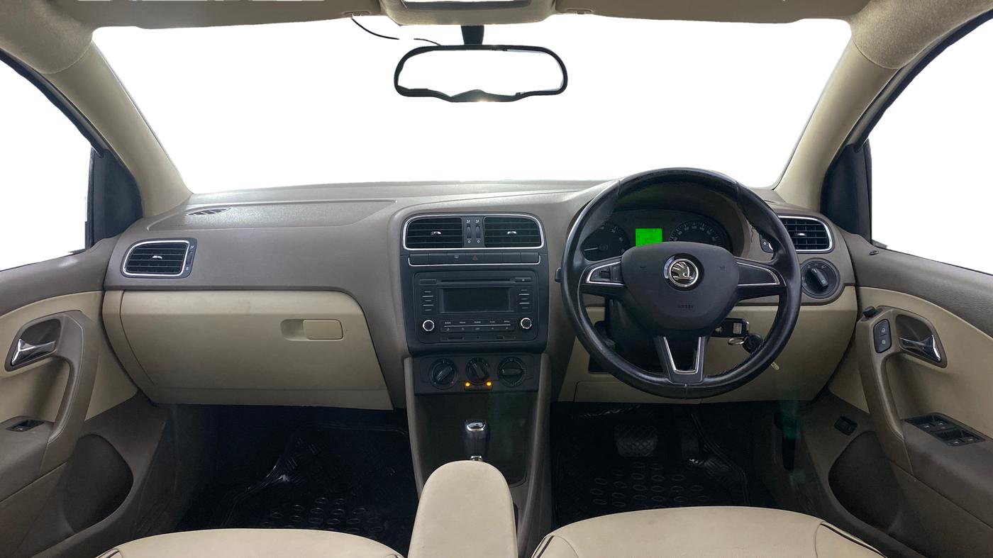 2014 Skoda Rapid AMBITION 1.6 MPI AT PLUS, Petrol, Automatic, 50,687 km, Dashboard