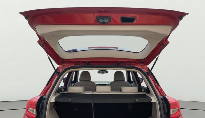 2021 Mahindra XUV300 W8(O) 1.2 PETROL DUAL TONE, Petrol, Manual, 49,232 km, Boot Door Open