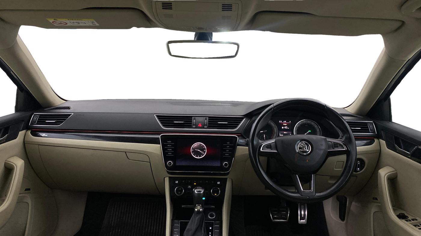 2018 Skoda Superb L&K 1.8 TSI AT, Petrol, Automatic, 70,106 km, Dashboard