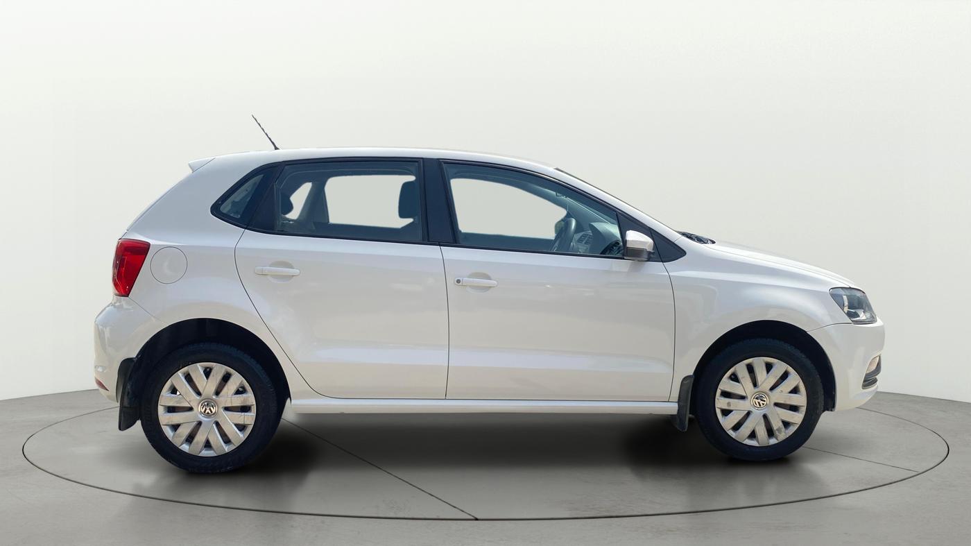 2017 Volkswagen Polo COMFORTLINE 1.2L, Petrol, Manual, 71,890 km, Right Side View
