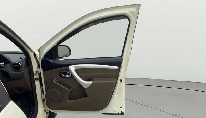 2018 Renault Duster 110 PS RXZ 4X2 AMT DIESEL, Diesel, Automatic, 66,454 km, RHS Front Door