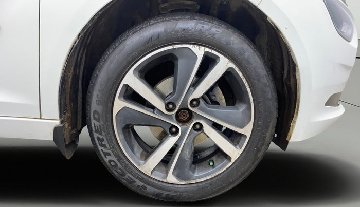 2024 Tata ALTROZ XZ CNG, CNG, Manual, 28,311 km, Right Front Wheel