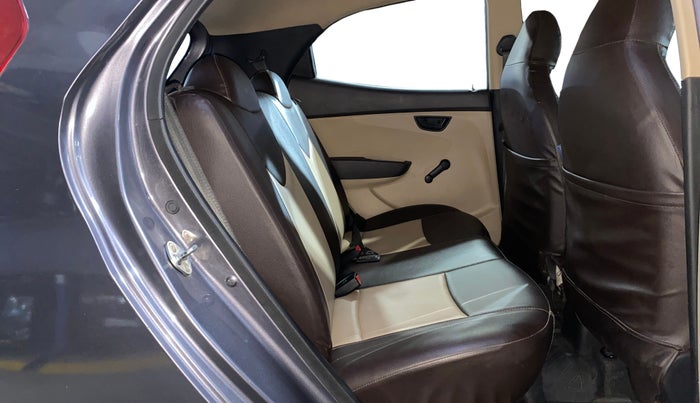 2016 Hyundai Eon ERA +, Petrol, Manual, 28,280 km, Right Side Rear Door Cabin