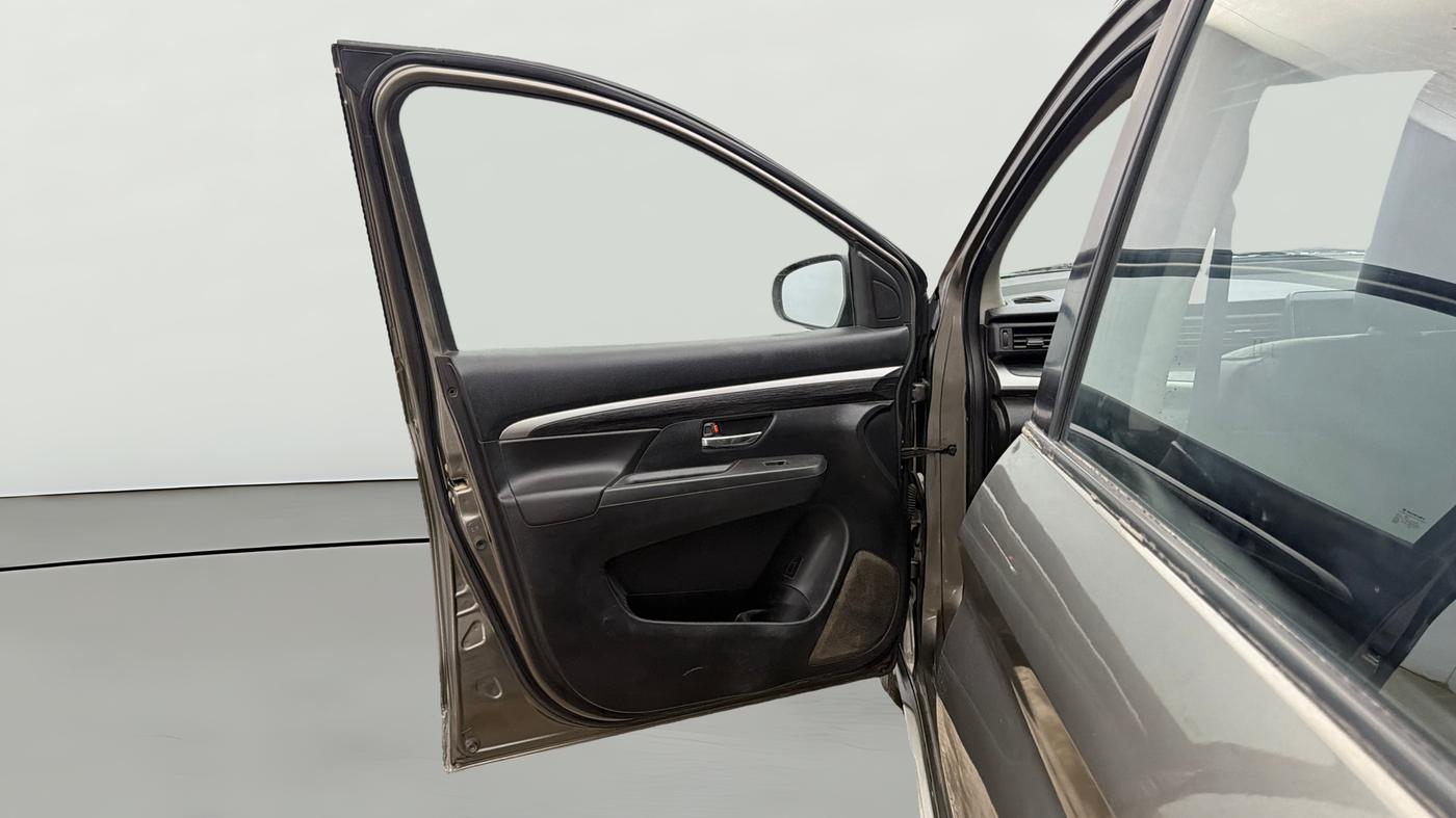 2019 Maruti XL6 ALPHA MT, Petrol, Manual, 1,13,494 km, LHS Front Door