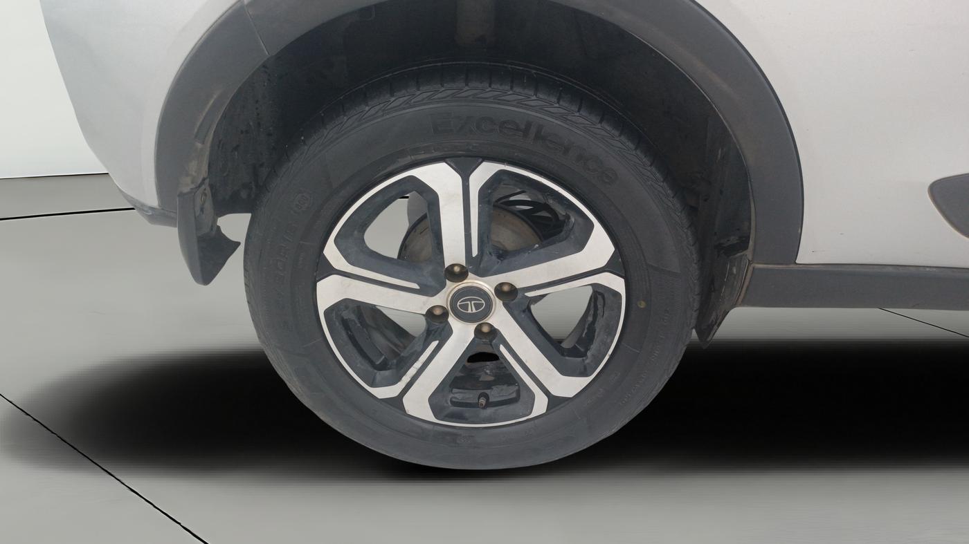 2021 Tata NEXON XZA PLUS SUNROOF DIESEL, Diesel, Automatic, 93,156 km, Right Rear Wheel