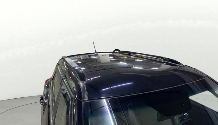 2023 Mahindra XUV300 W8 1.2 PETROL, Petrol, Manual, 51,621 km, Roof
