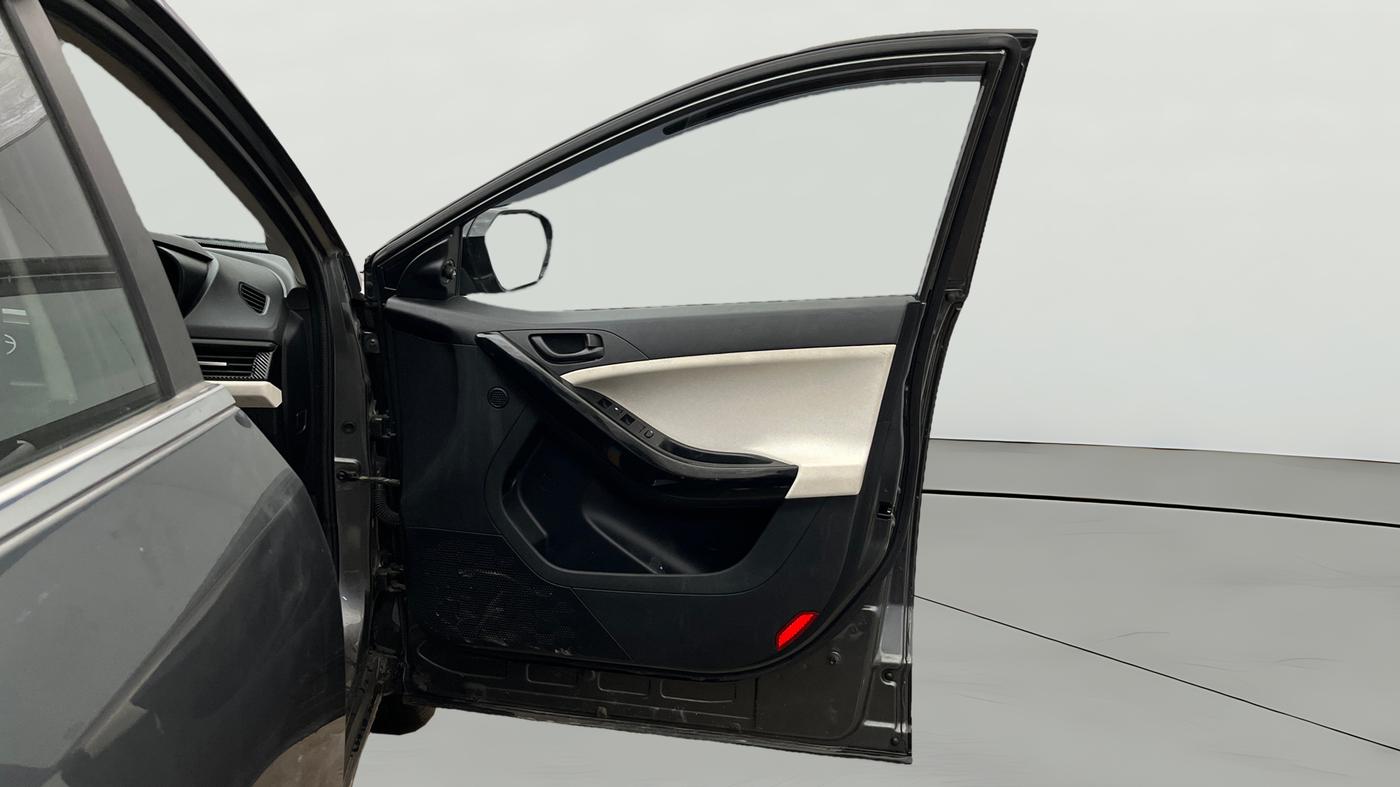 2025 Tata Curvv Pure Plus 1.2 Petrol 7DCA, Petrol, Automatic, 10,215 km, RHS Front Door