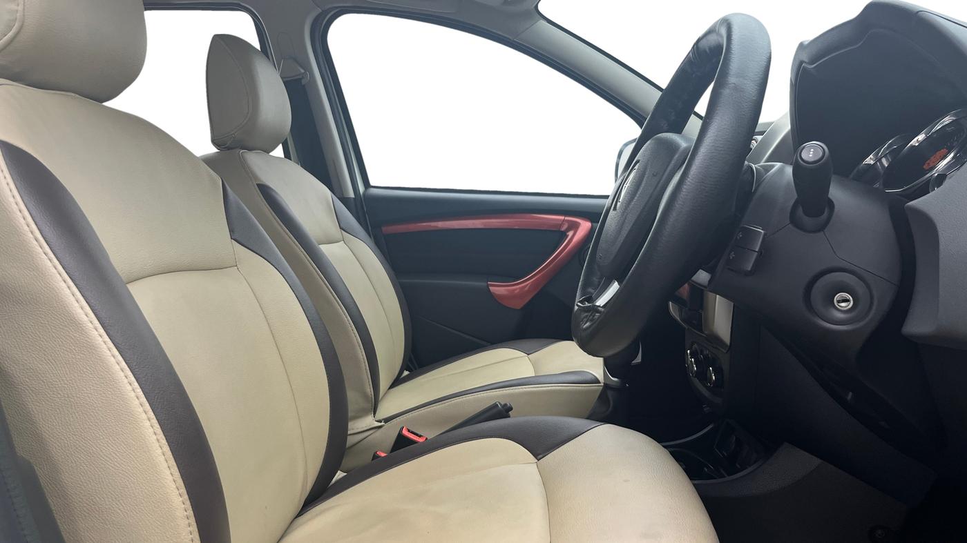 2017 Renault Duster RXS CVT, Petrol, Automatic, 62,293 km, Right Side Front Door Cabin