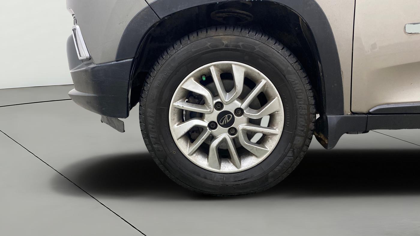 2016 Mahindra Kuv100 K8 D 6 STR, Diesel, Manual, 52,727 km, Left Front Wheel