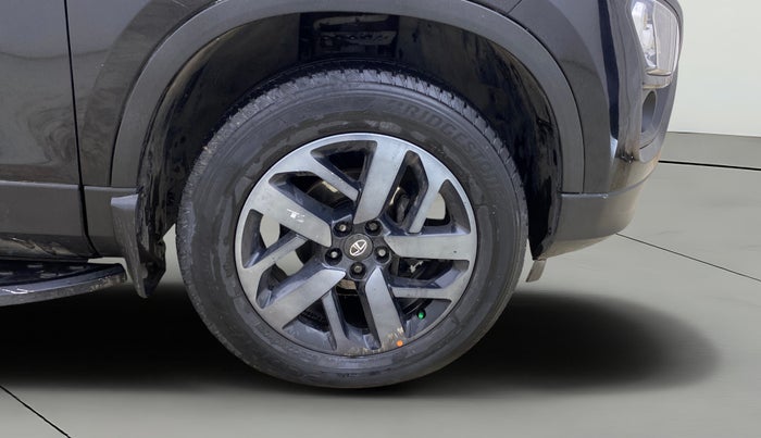 2022 Tata Harrier XZA PLUS 2.0L, Diesel, Automatic, 87,661 km, Right Front Wheel