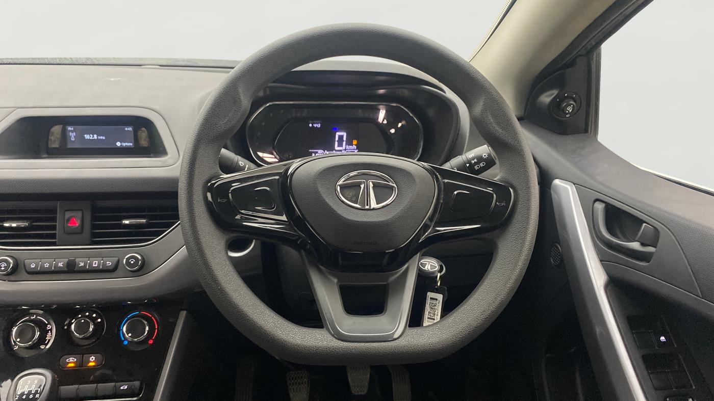 2022 Tata NEXON XM PETROL, Petrol, Manual, 31,075 km, Steering Wheel Close Up