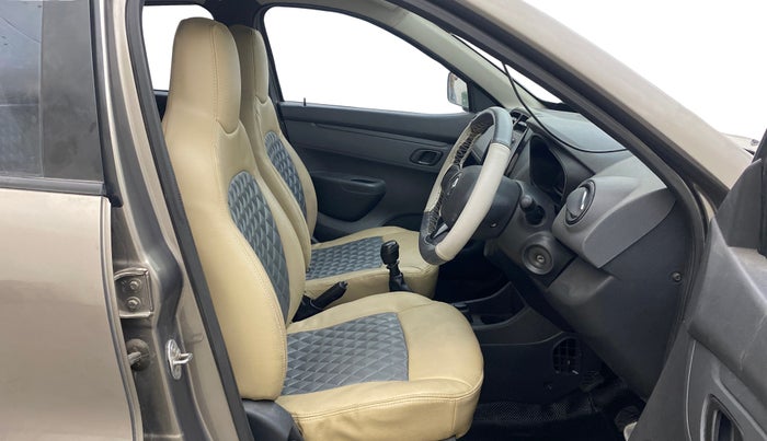 2015 Renault Kwid RXT 0.8, Petrol, Manual, 69,972 km, Right Side Front Door Cabin