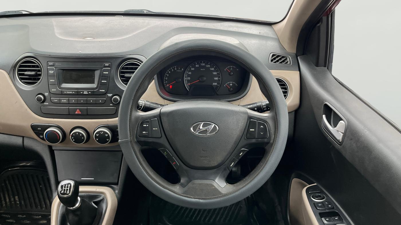 2017 Hyundai Xcent S 1.2, Petrol, Manual, 1,01,554 km, Steering Wheel Close Up