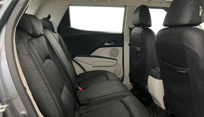 2022 Mahindra XUV300 W8 1.5 DIESEL, Diesel, Manual, 25,448 km, Right Side Rear Door Cabin
