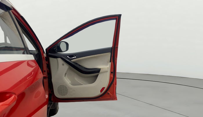 2020 Tata NEXON XZ PLUS (O) PETROL DUAL TONE, Petrol, Manual, 25,863 km, RHS Front Door