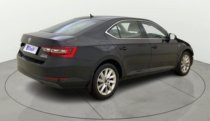 2016 Skoda Superb L&K 1.8 TSI AT, Petrol, Automatic, 70,037 km, Right Back Diagonal