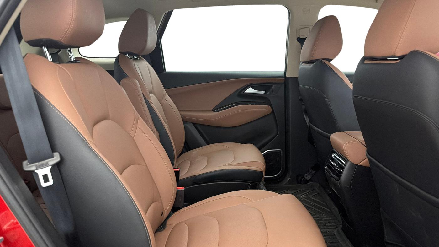 2023 MG HECTOR PLUS SAVVY PRO 1.5 TURBO CVT 6 STR, Petrol, Automatic, 15,647 km, Right Side Rear Door Cabin