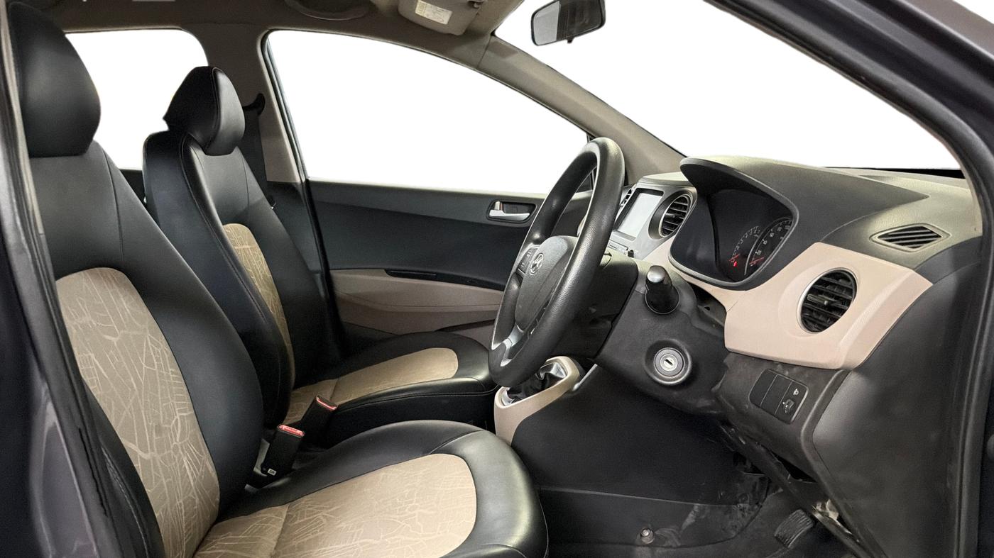 2019 Hyundai Grand i10 SPORTZ 1.2 KAPPA VTVT, Petrol, Manual, 35,872 km, Right Side Front Door Cabin