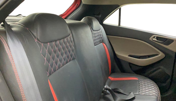 2015 Hyundai Elite i20 SPORTZ 1.4 CRDI, Diesel, Manual, 1,01,108 km, Right Side Rear Door Cabin