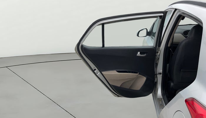 2015 Hyundai Grand i10 SPORTZ 1.2 KAPPA VTVT, CNG, Manual, 1,16,099 km, LHS Rear Door