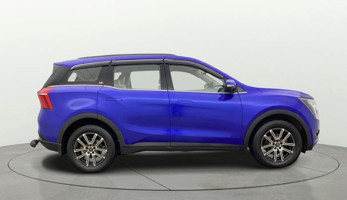 2021 Mahindra XUV700 AX 7 LUXURY P AT 7 STR, Petrol, Automatic, 1,21,757 km, Right Side View
