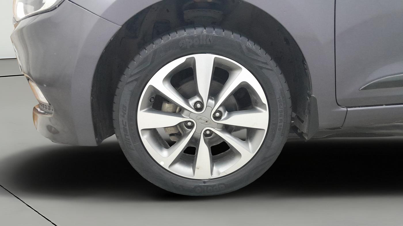 2015 Hyundai Elite i20 SPORTZ 1.2 (O), Petrol, Manual, 45,599 km, Left Front Wheel