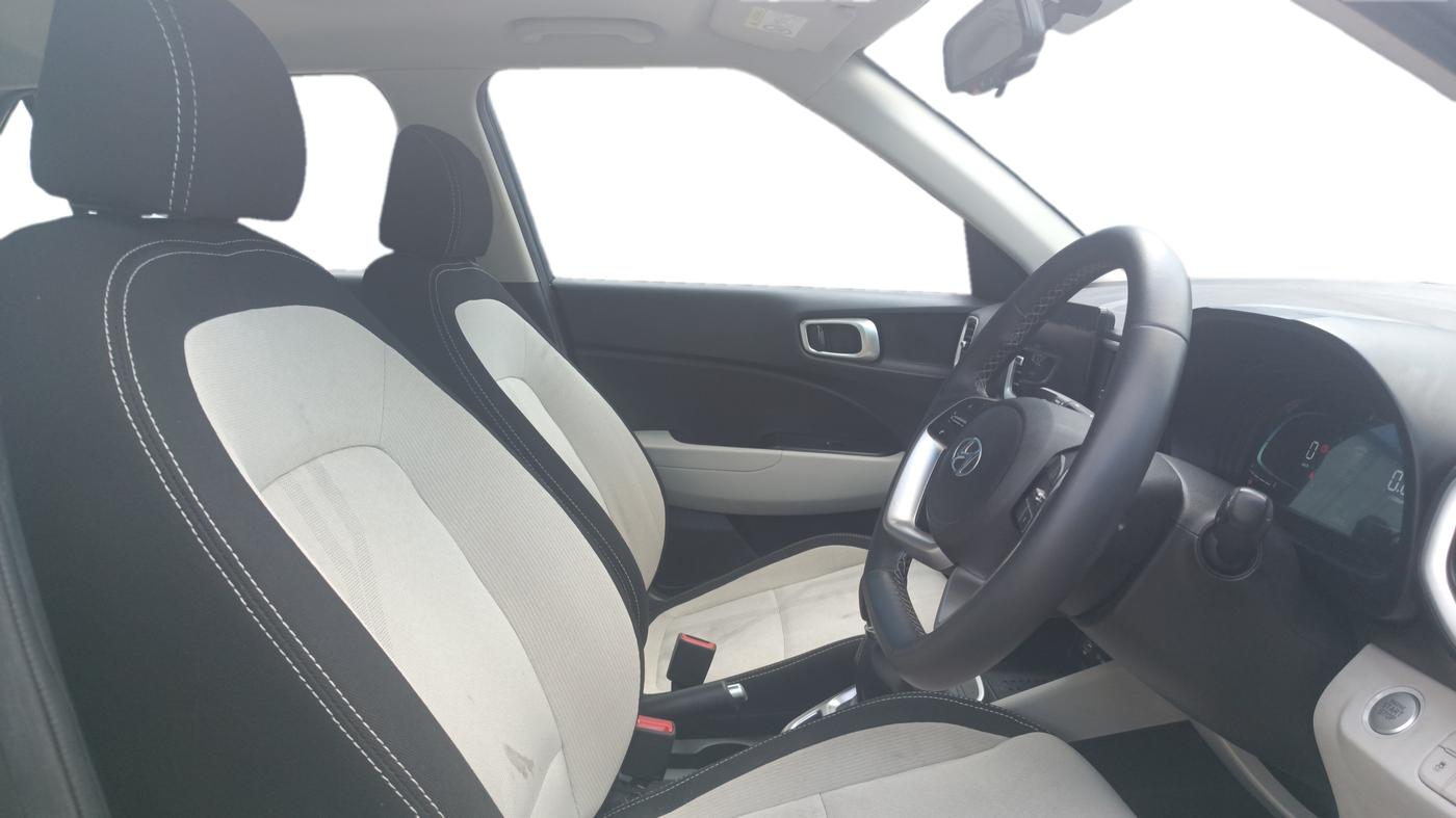 2022 Hyundai VENUE SX 1.2 PETROL, Petrol, Manual, 33,977 km, Right Side Front Door Cabin