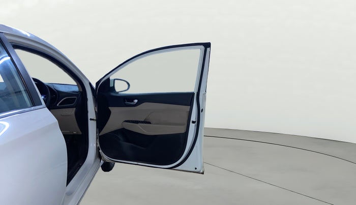 2019 Hyundai Verna 1.6 VTVT SX, Petrol, Manual, 73,350 km, RHS Front Door