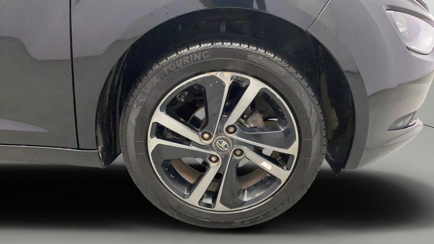 2021 Tata ALTROZ XZ PLUS I-TURBO PETROL DARK EDITION, Petrol, Manual, 74,268 km, Right Front Wheel
