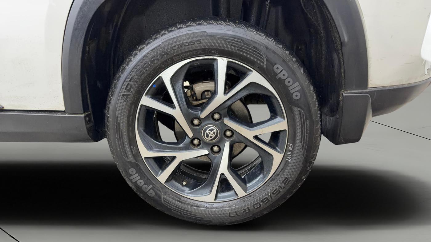 2024 Toyota URBAN CRUISER HYRYDER V HYBRID, Hybrid, Automatic, 30,657 km, Left Rear Wheel
