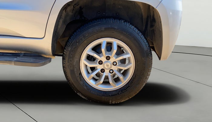 2017 Mahindra TUV300 T8, Diesel, Manual, 96,442 km, Left Rear Wheel