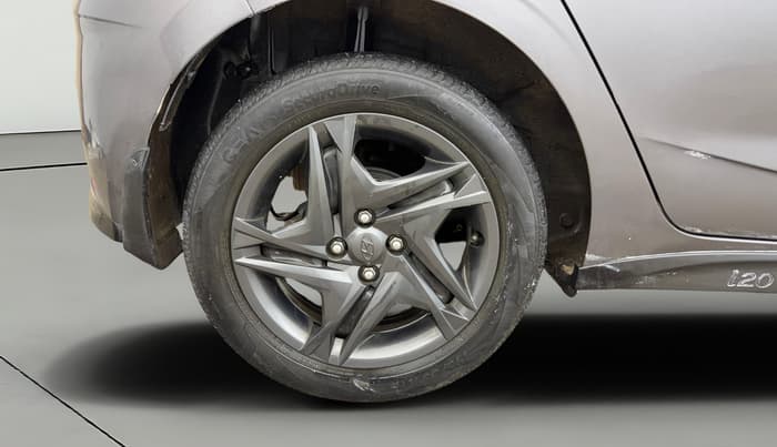 2021 Hyundai NEW I20 SPORTZ 1.2 AT, Petrol, Automatic, 47,750 km, Right Rear Wheel