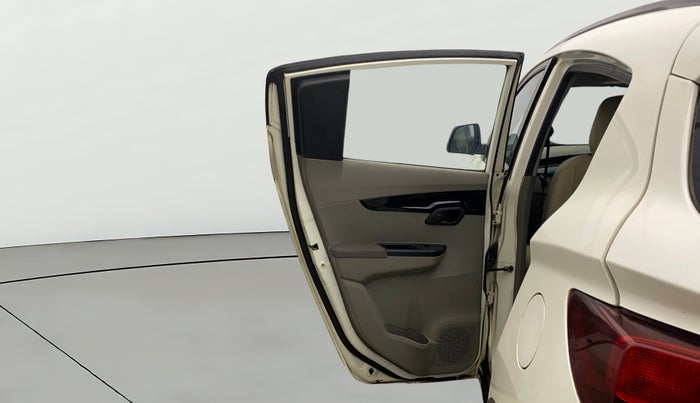 2016 Mahindra Kuv100 K8 5 STR, Petrol, Manual, 24,487 km, LHS Rear Door