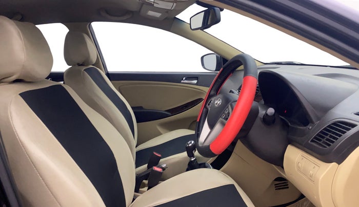 2013 Hyundai Verna FLUIDIC 1.6 CRDI SX, Diesel, Manual, 1,07,728 km, Right Side Front Door Cabin