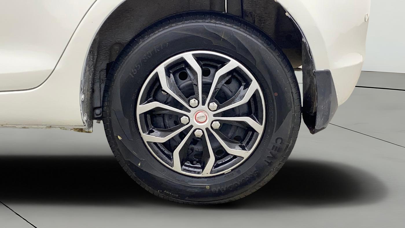 2015 Maruti Swift VXI, Petrol, Manual, 46,984 km, Left Rear Wheel