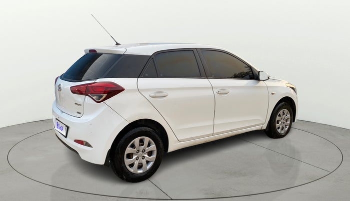 2015 Hyundai Elite i20 MAGNA 1.4 CRDI, Diesel, Manual, 1,42,570 km, Right Back Diagonal