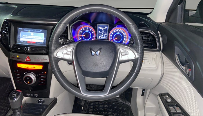 2024 Mahindra XUV300 W8 (O) 1.2 PETROL, Petrol, Manual, 31,207 km, Steering Wheel Close Up