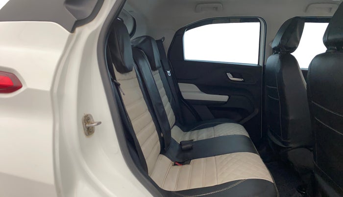 2022 Tata PUNCH CREATIVE  1.2 RTN DUAL TONE, Petrol, Manual, 28,983 km, Right Side Rear Door Cabin