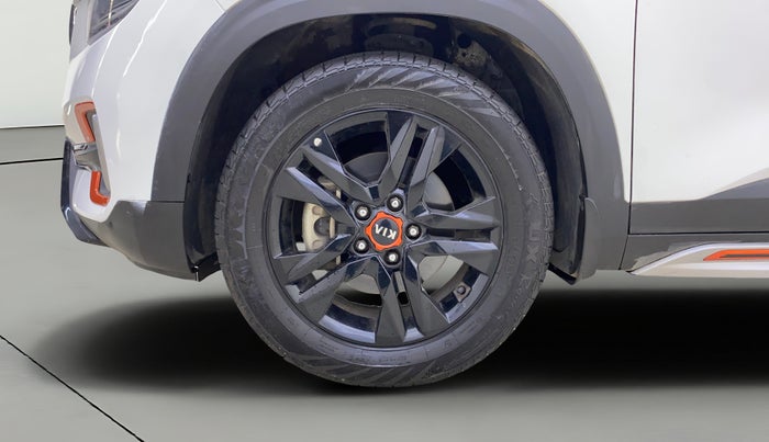 2021 KIA SELTOS HTX ANNIVERSARY EDITION 1.5 PETROL IVT, Petrol, Automatic, 86,969 km, Left Front Wheel