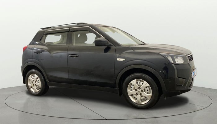 2023 Mahindra XUV300 W4 1.2 PETROL, Petrol, Manual, 24,358 km, Right Front Diagonal