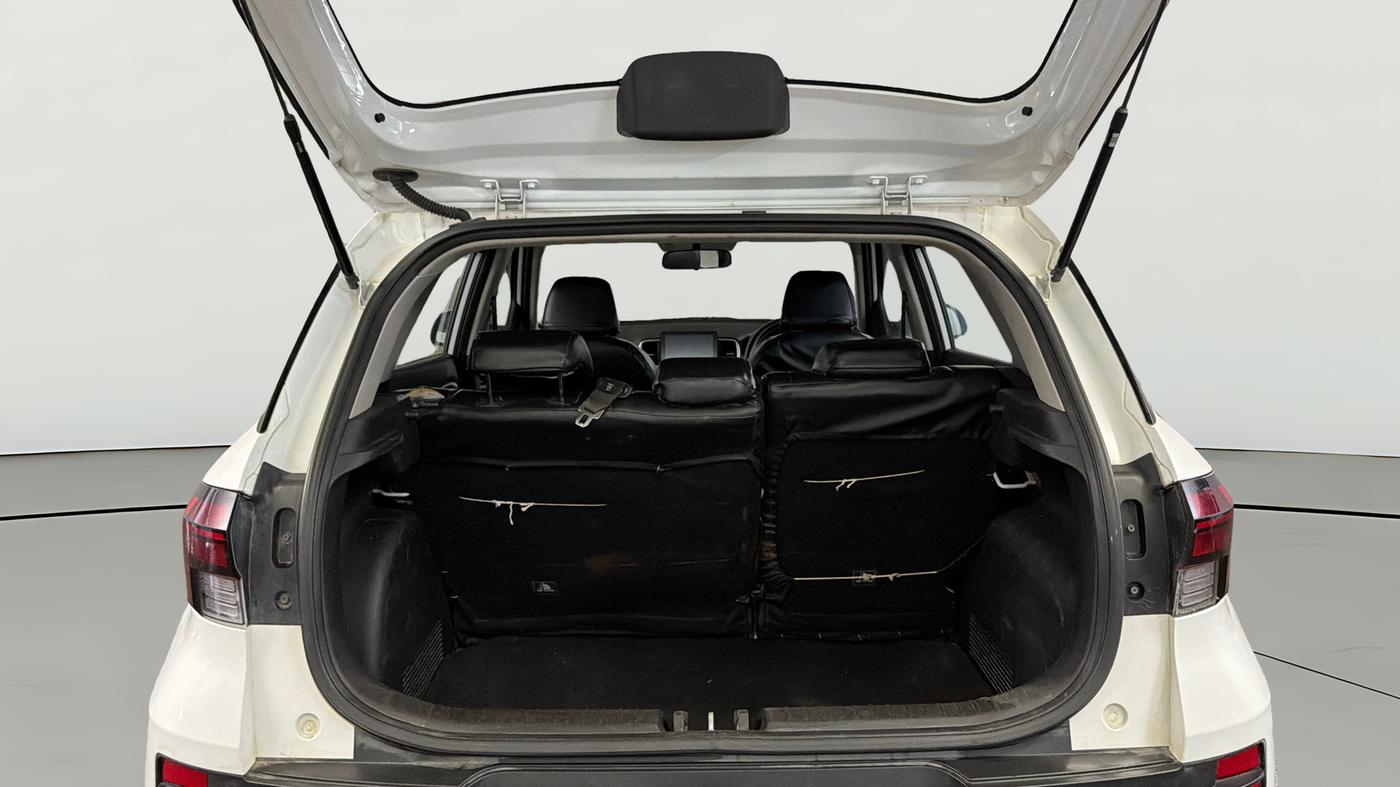 2023 Hyundai VENUE S 1.2, Petrol, Manual, 49,766 km, Boot Open Zoomed View