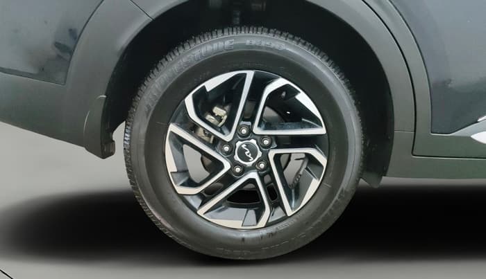 2023 KIA CARENS LUXURY PLUS IMT 1.5 DIESEL IMT, Diesel, Manual, 80,720 km, Right Rear Wheel