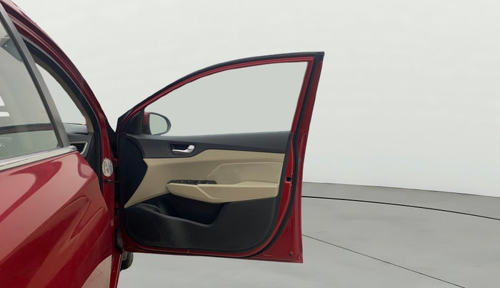 2017 Hyundai Verna 1.6 VTVT SX, Petrol, Manual, 70,826 km, RHS Front Door