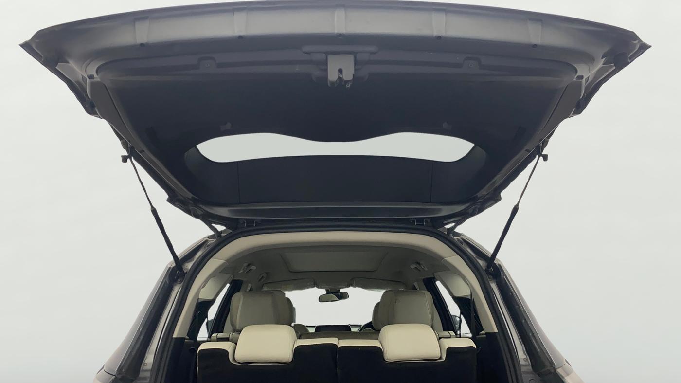 2022 Tata Safari XZ PLUS, Diesel, Manual, 49,123 km, Boot Door Open