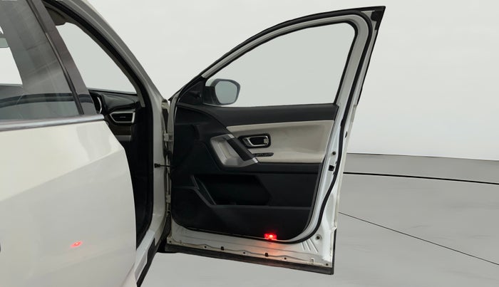 2022 Tata Harrier XT PLUS 2.0L KRYOTEC, Diesel, Manual, 52,725 km, RHS Front Door