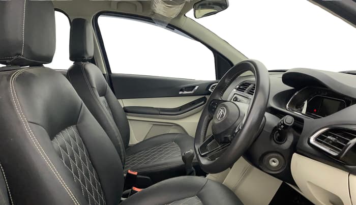 2022 Tata Tiago XZ PLUS CNG, CNG, Manual, 27,971 km, Right Side Front Door Cabin