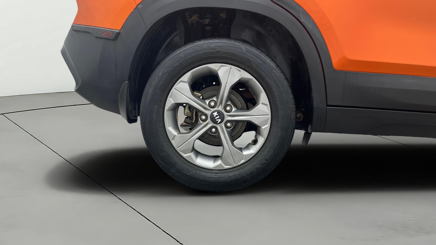 2020 KIA SELTOS HTK PLUS AT 1.5 DIESEL, Diesel, Automatic, 71,042 km, Right Rear Wheel