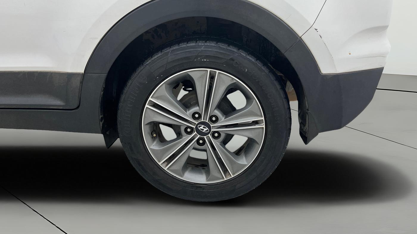 2017 Hyundai Creta SX PLUS AT 1.6 DIESEL, Diesel, Automatic, 1,11,642 km, Left Rear Wheel