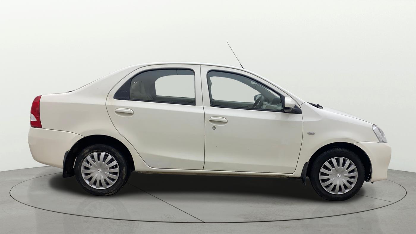 2015 Toyota Etios GD, Diesel, Manual, 86,217 km, Right Side View